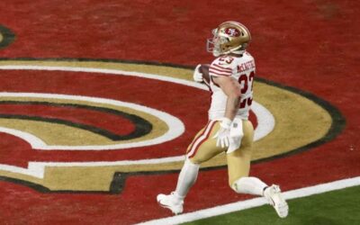 49ers anuncian extensión de contrato de 2 años con McCaffrey