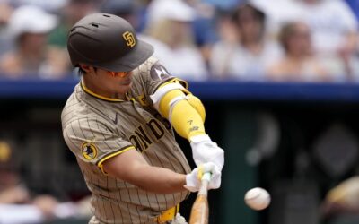 Un doble de 3 carreras de Kim ayuda a Padres a remontar para vencer 7-3 a Reales
