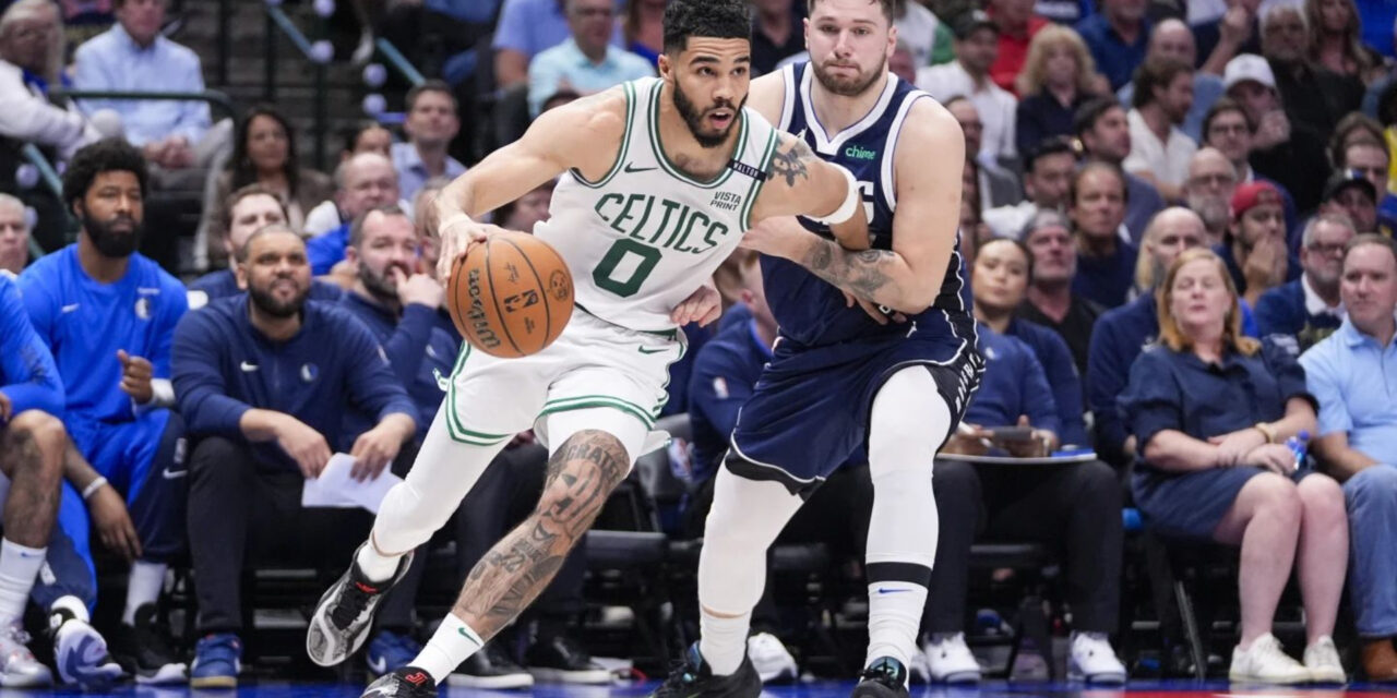 Celtics plantan su bandera en Dallas y acarician el anillo de la NBA