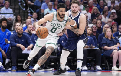 Celtics plantan su bandera en Dallas y acarician el anillo de la NBA