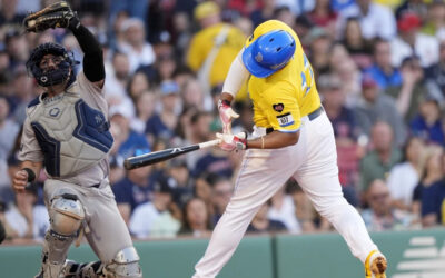 Con doble de 2 carreras Devers ayudó a los Medias Rojas a vencer 8-4 a Yankees