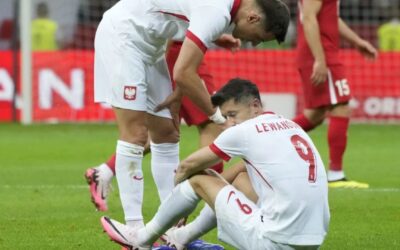 Delanteros de Polonia Lewandowski y Swiderski se lesionan en último ensayo previo a la Euro