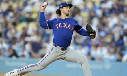 Lorenzen guía a Rangers a victoria 3-1 sobre Dodgers para ganar serie