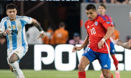 Argentina gana a Chile con agónico gol de Lautaro Martínez y clasifica a cuartos de Copa América