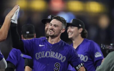 Doyle aporta elevado de sacrificio para que Rockies superen a Dodgers