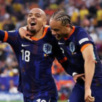 Holanda vence 3-0 a Rumania y llega cuartos en la Eurocopa después de 16 años