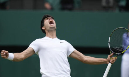 Alcaraz avanza a la final de Wimbledon y va por su cuarto título de Grand Slam