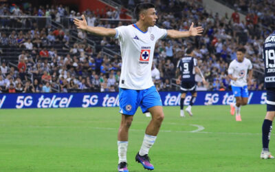 Cruz Azul aplasta de visita a Rayados y toma liderato