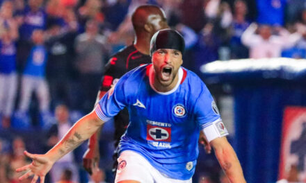 Cruz Azul aplastó a Xolos con doblete de Giakoumakis