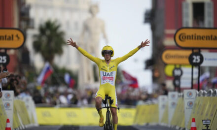 Pogacar conquista el Tour de Francia por tercera ocasión y celebra ganando la última etapa