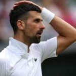 Djokovic pasó un susto; avanzó en Wimbledon