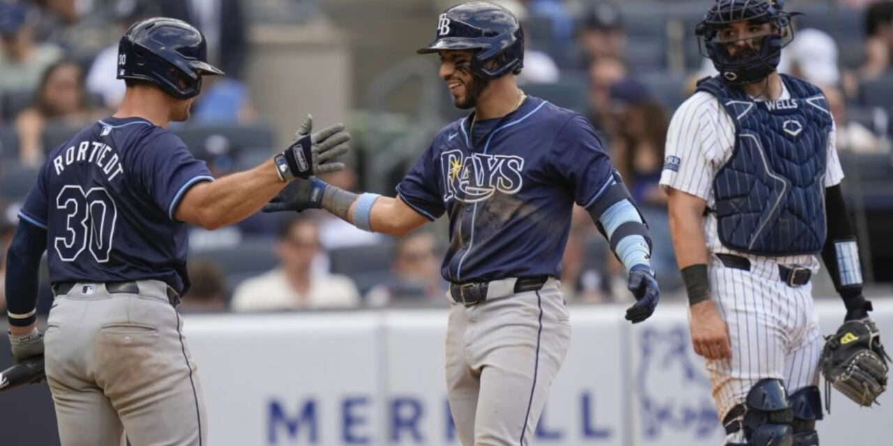 Rays se imponen 6-5 ante Yankees, con la ayuda de Palacios, Arozarena, Siri, y Caballero