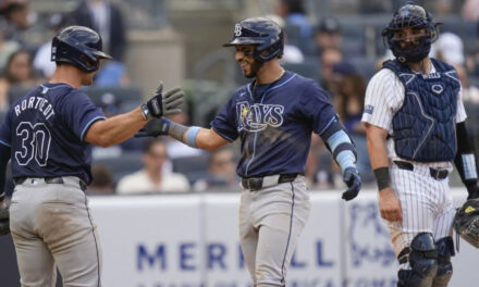 Rays se imponen 6-5 ante Yankees, con la ayuda de Palacios, Arozarena, Siri, y Caballero