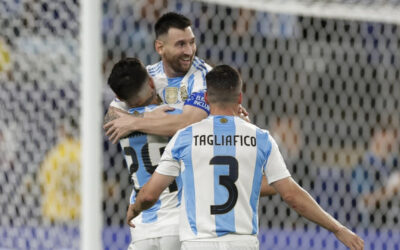 Argentina se instala en final de la Copa América al vencer 2-0 a Canadá. Messi llega a 109 goles