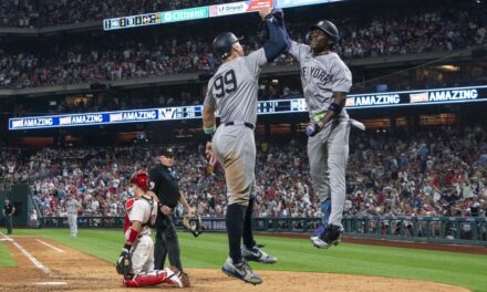 El segundo juego consecutivo de 2 jonrones de Chisholm ayuda a los Yankees a vencer a los Phils 7-6 en 12 entradas para su cuarta victoria consecutiva