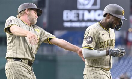 Padres conectan 20 hits y vencen por paliza a Nacionales