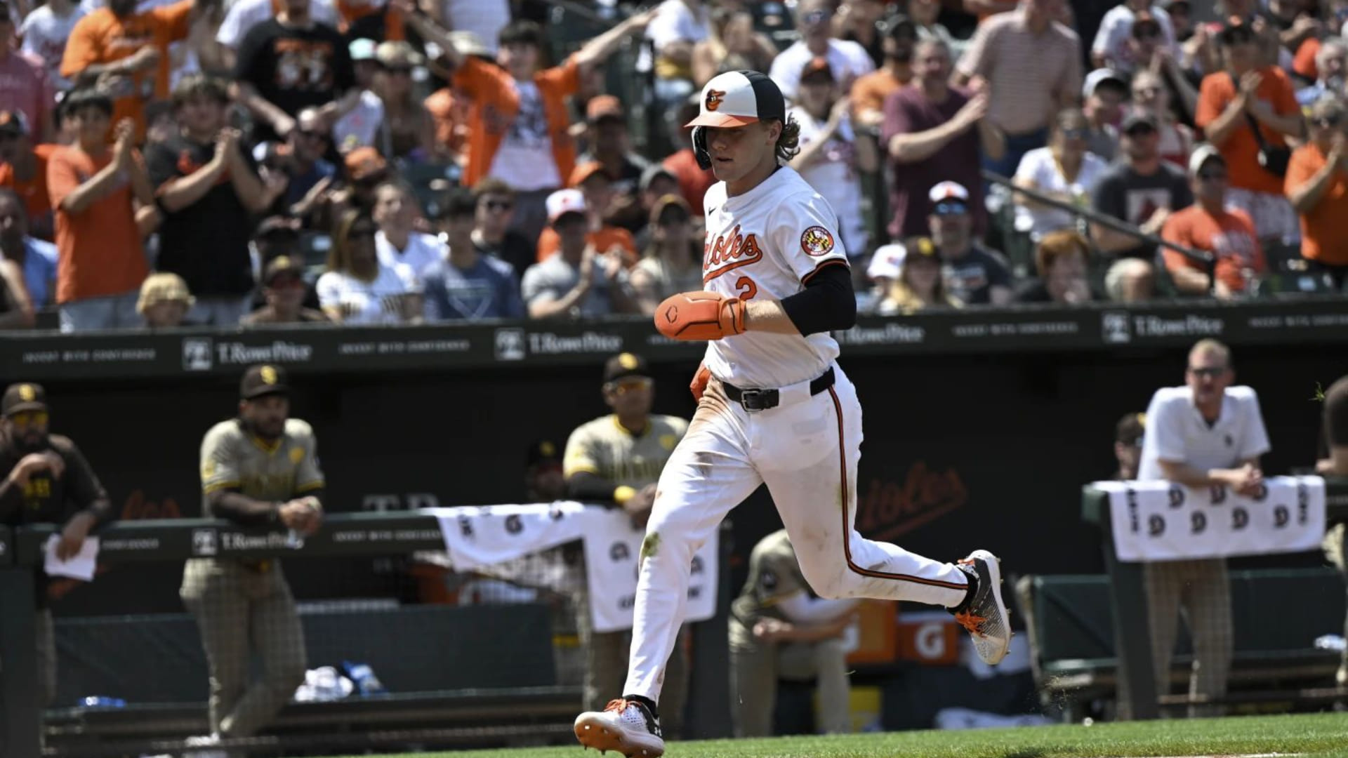 Mountcastle brilla, Cano cierra y los Orioles cortan la racha de 7 victorias consecutivas de San Diego con una victoria de 8-6