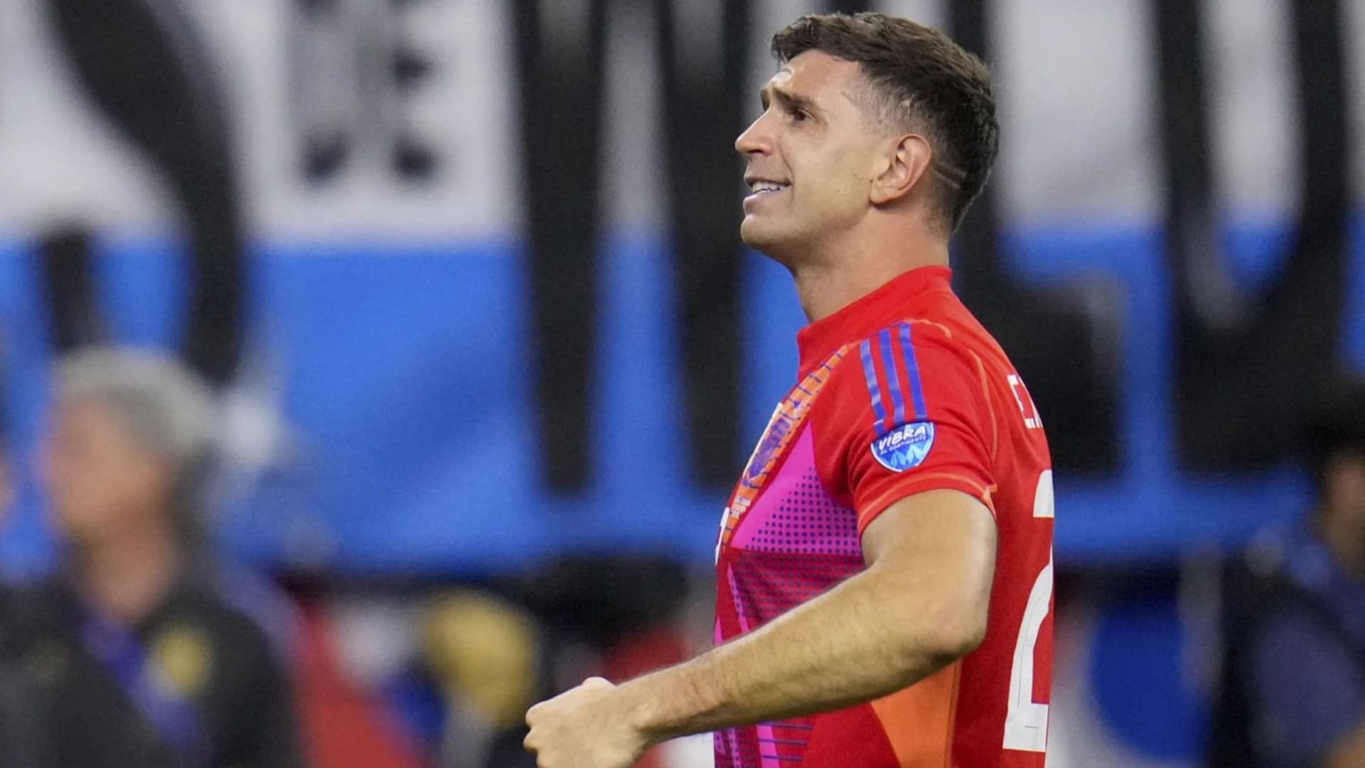 ‘Dibu’ salva a Argentina en penales ante Ecuador y la coloca en cuartos de Copa América