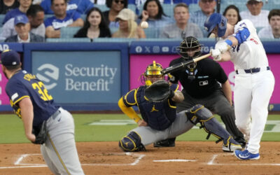 Smith pega 3 jonrones, Freeman pega sencillo que impulsa las carreras de la ventaja y los Dodgers vencen a los Cerveceros