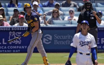 Yelich y Perkins impulsan a los Cerveceros a evitar barrida con una victoria de 9-2 sobre Dodgers