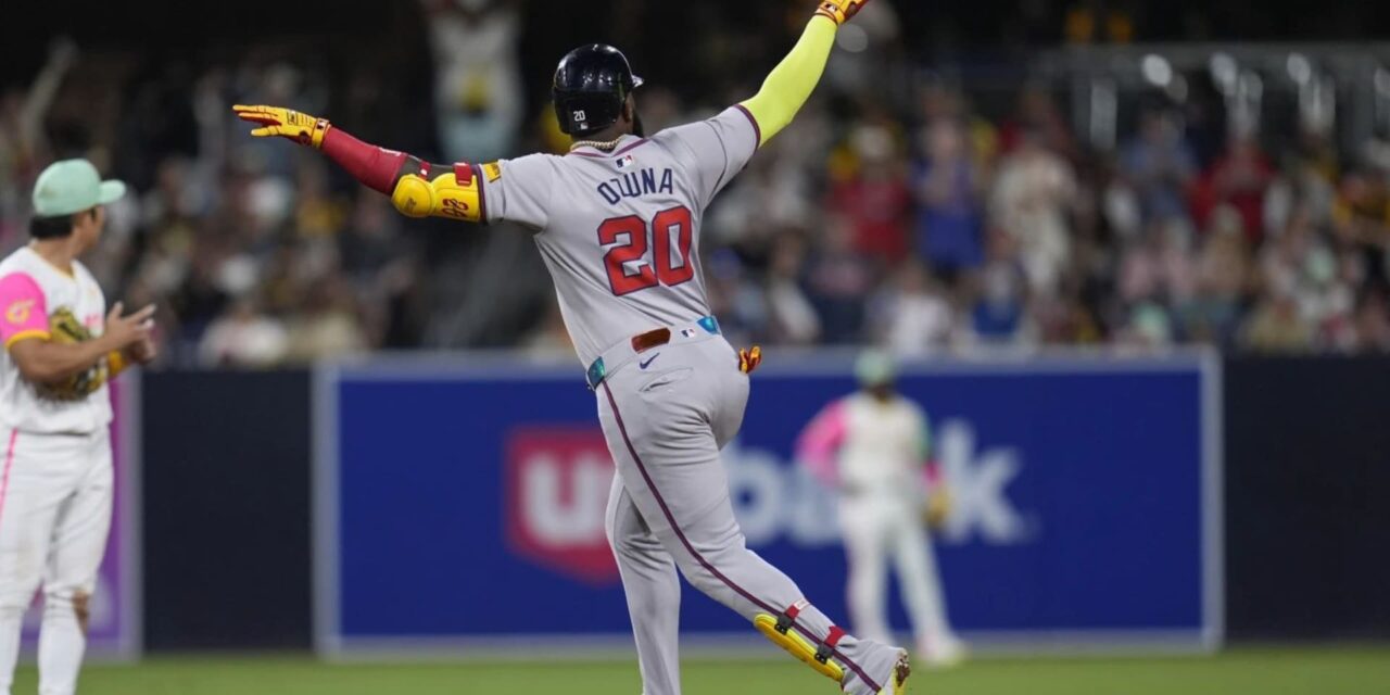 Ozuna calienta para el Derbi, con 2 jonrones en victoria de Bravos, 6-1 sobre Padres