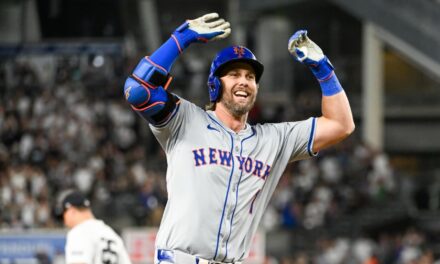 El jonrón más reciente de McNeil da triunfo a Mets, 3-2 ante Yankees