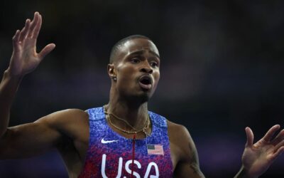 Hall logra nueva remontada de EEUU en el atletismo olímpico y se lleva el oro en los 400 metros