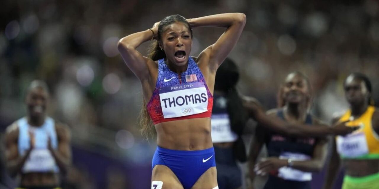 Gabby Thomas corre hacia la medalla de oro de los 200 metros para Estados Unidos