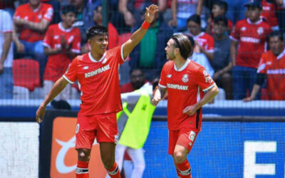 Toluca mantiene su invicto con diez hombres ante San Luis