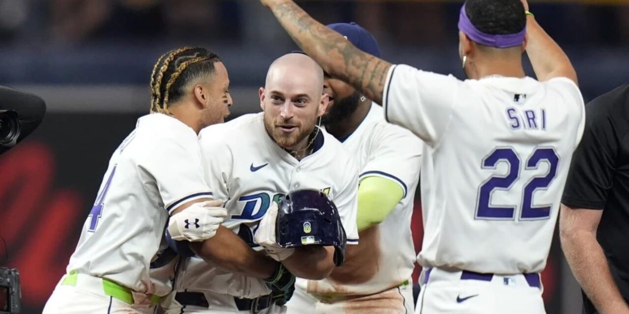 DeLuca anota gracias a error en la 9na y Rays superan 5-4 a Diamondbacks