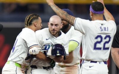 DeLuca anota gracias a error en la 9na y Rays superan 5-4 a Diamondbacks