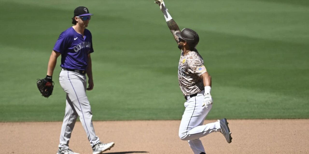 Peralta suena cuadrangular y se roba otro en la paliza de Padres frente a Rockies