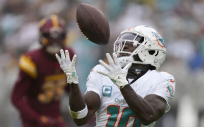 Tyreek Hill reestructura su contrato con los Dolphins por 90 millones de dólares