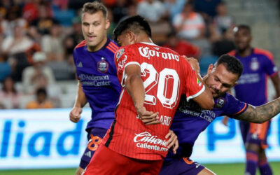 Toluca empató de último minuto y en penales echó al Houston