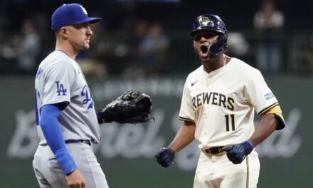 Brewers salen de mala racha al vencer 5-4 a Dodgers, que pierden su buen paso