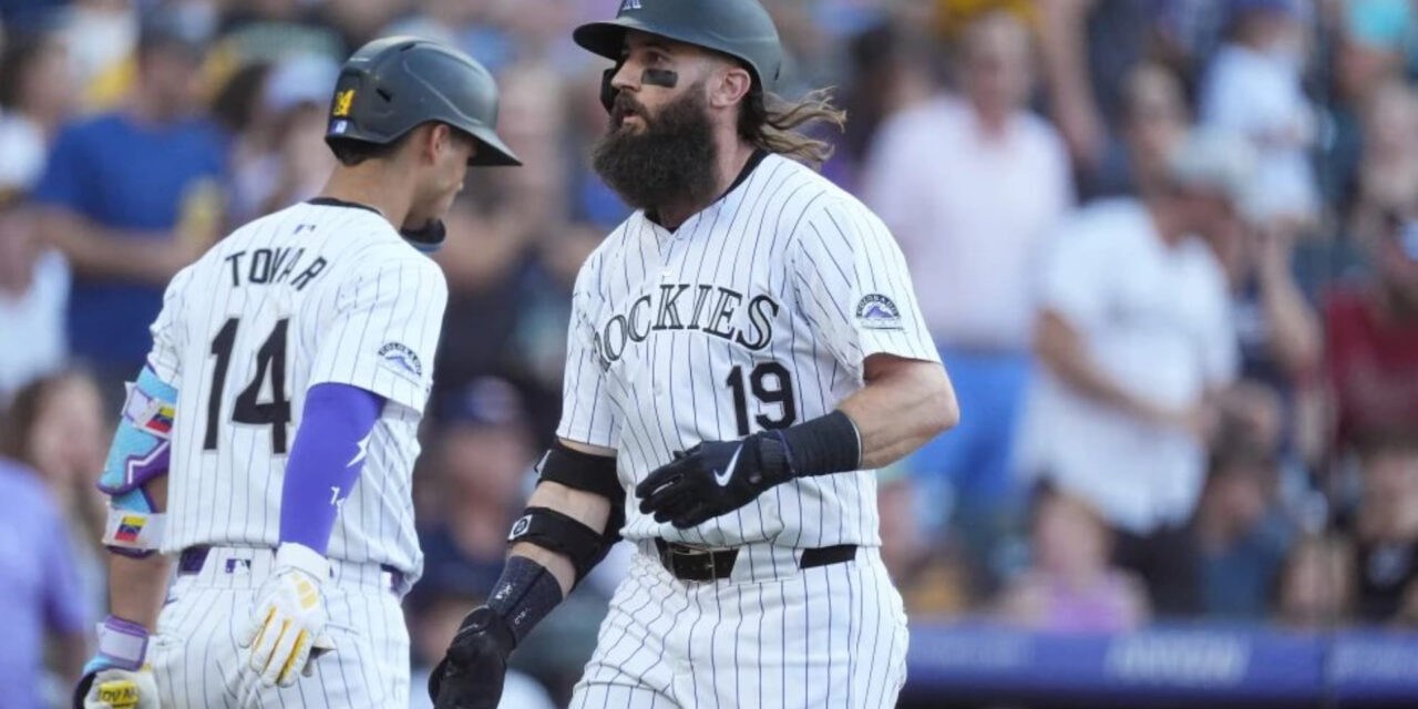 Con Homeruns de Rodgers y Blackmon, Rockies derrotan 7-3 a Padres