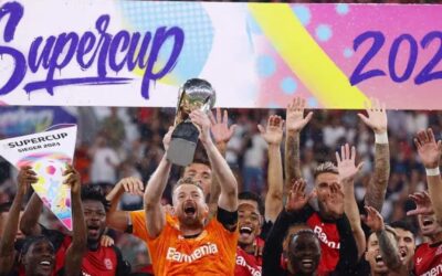 Le sonrió la fortuna al Bayer Leverkusen; alzan la Supercopa