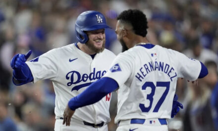 Gavin Stone abanica a 10 y los Dodgers se imponen 3-0 a Marineros en el regreso de Turner a LA