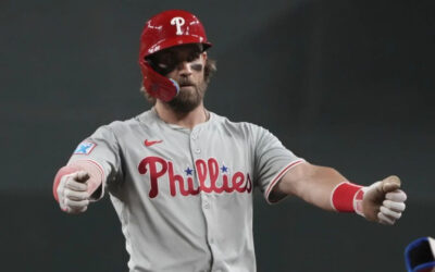 Con imparables de Harper y Turner, Filis remontan y vencen 6-4 a D-backs