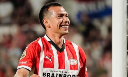 Lozano anota doblete en la primera victoria del PSV en la temporada