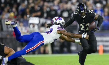 Henry corre para 199 yardas y Jackson suma 3 touchdowns en triunfo de Ravens 35-10 ante Bills