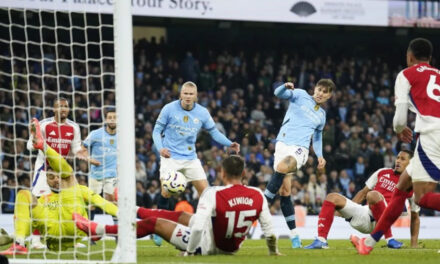 Man City salva punto en los descuentos al igualar 2-2 con Arsenal