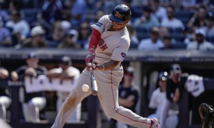 Devers recibe boleto intencional de Cole y desata la victoria 7-1 de Medias Rojas ante Yankees