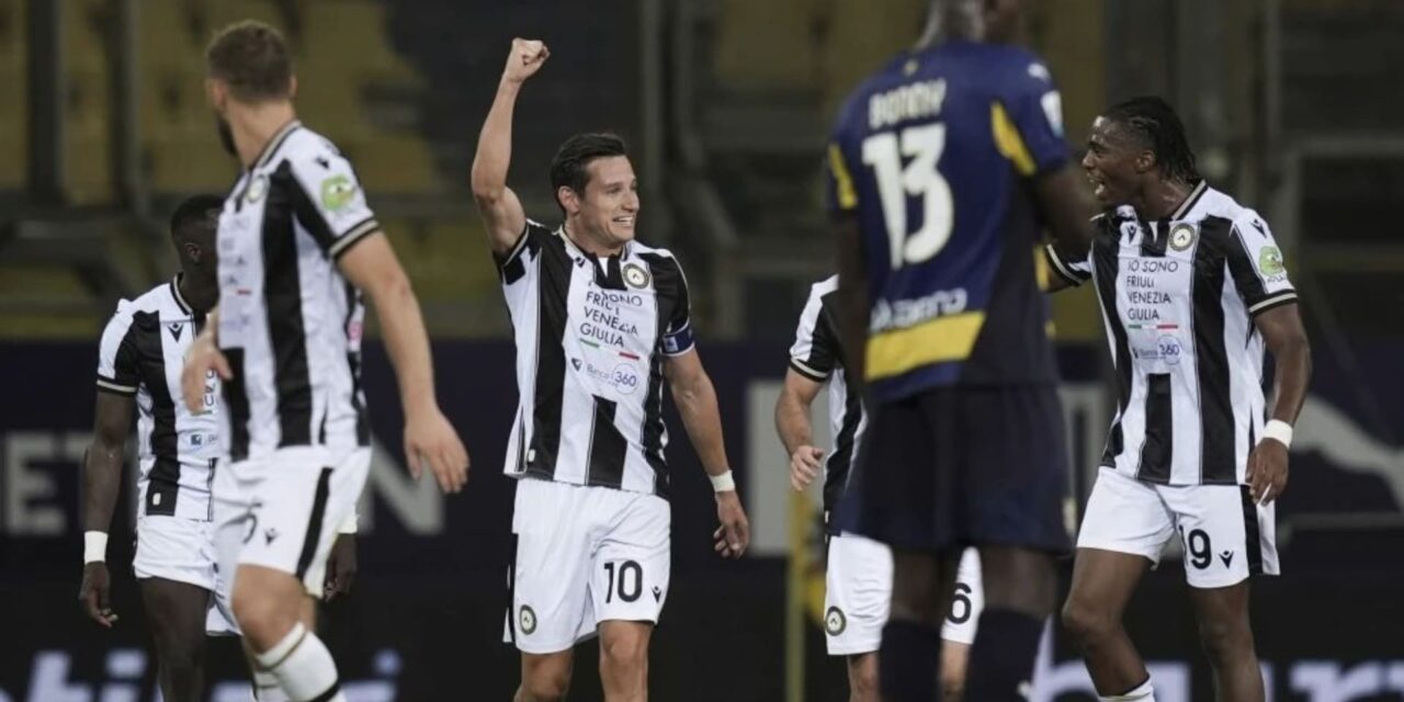 Udinese remonta para ganar 3-2 de visita a Parma y se coloca líder