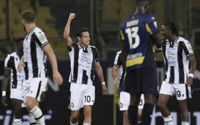 Udinese remonta para ganar 3-2 de visita a Parma y se coloca líder
