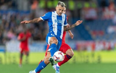 Alavés supera 2-1 a Sevilla, en medio de protestas contra partidos en viernes