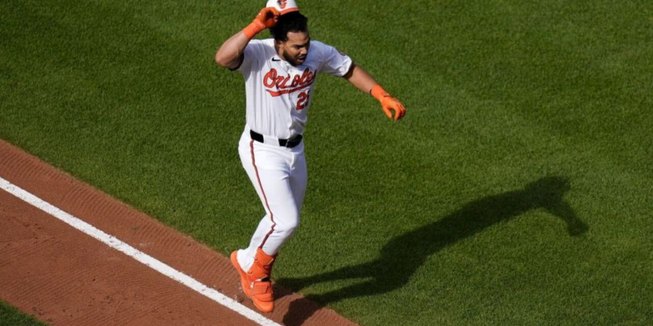 Jonrón de Santander le da la victoria 5-3 a Orioles ante Gigantes