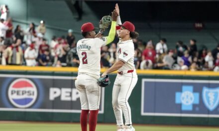 D-backs vencen 11-2 a Padres y sabrá si avanza a los playoffs el lunes