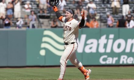 Gigantes remontan para superar a Diamondbacks