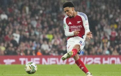 Con 2 tantos de adolescente Nwaneri, Arsenal aplasta 5-1 a Bolton en Copa de Liga